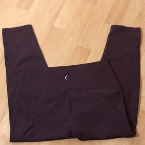 💜 Zyia Active 💜…Women’s 12…Plum/Deep Purple Workout Leggings/Pants!